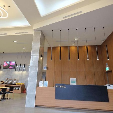 Ket Hotel Yuli Bagian luar foto